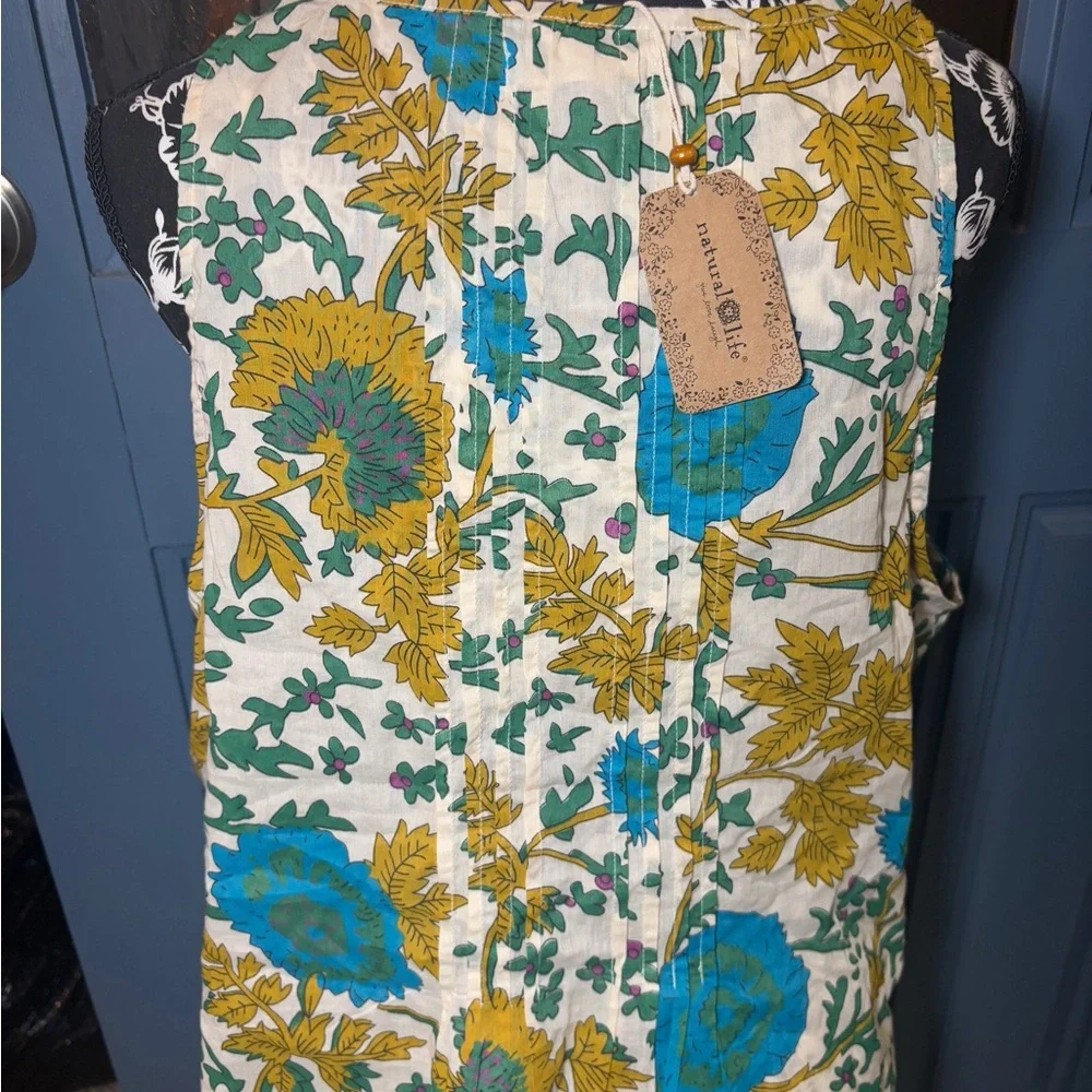 NWT- Savannah Cotton Sleeveless Top - Ochre Leafy Floral - Picture 6 of 13
